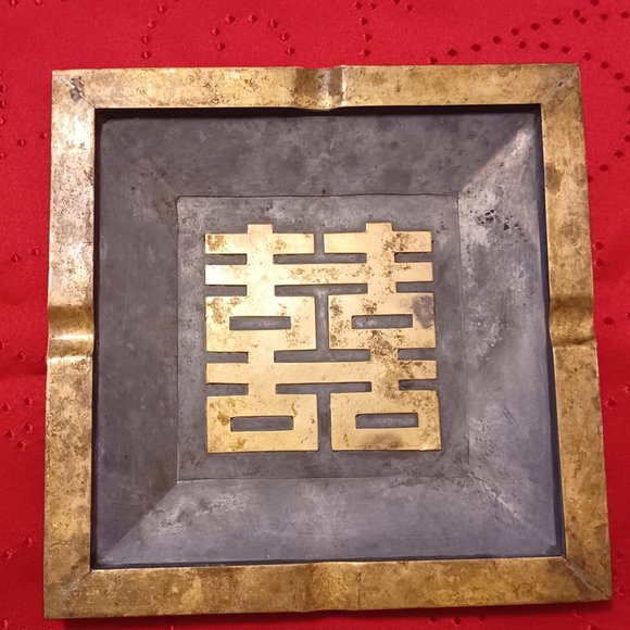 Unique Double Happiness/Good Luck Vintage Chinese Heavy Two Tone Metal Ashtray. - Picture 7 of 7